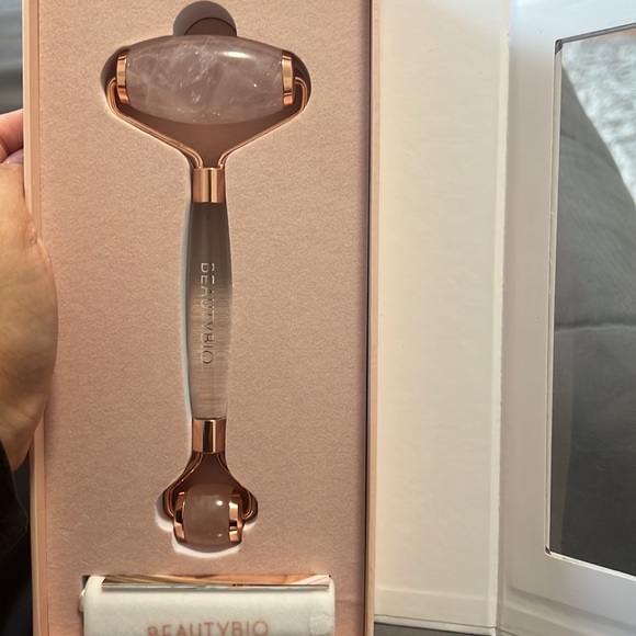 Rose Quartz Roller - Picture 2 of 2